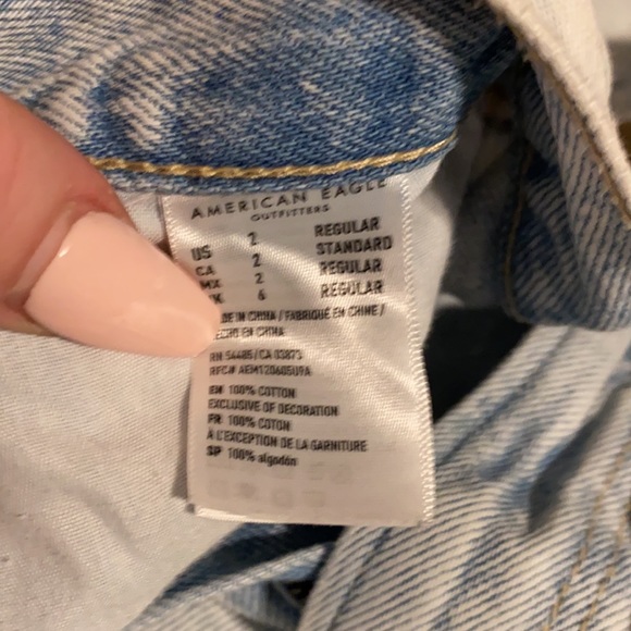 American Eagle Stretch Ripped Mom Jean - Picture 4 of 8